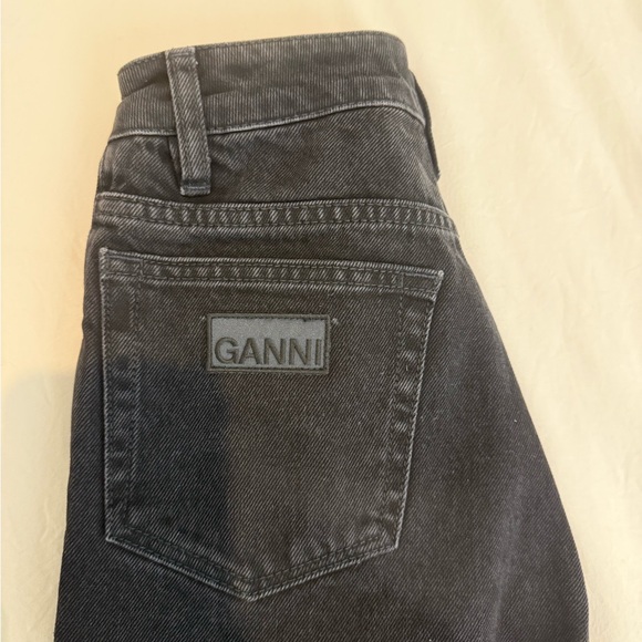 Ganni Black Betzy Cropped Jeans - Picture 7 of 7